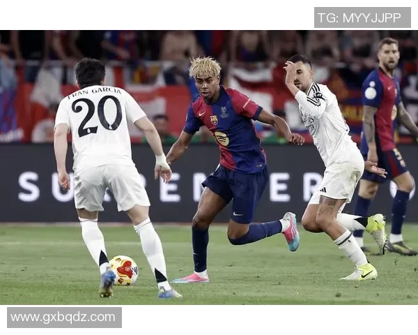 英超激战：里昂逆转巴萨精彩瞬间回顾与十大进球盘点